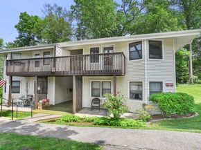 34 Warwick Place D, Yorktown Heights NY 10598