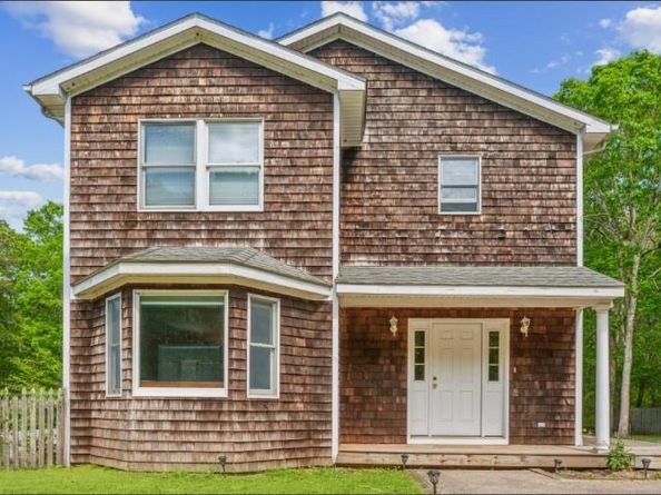 484 NORTH MAGEE Street, Southampton NY 11968