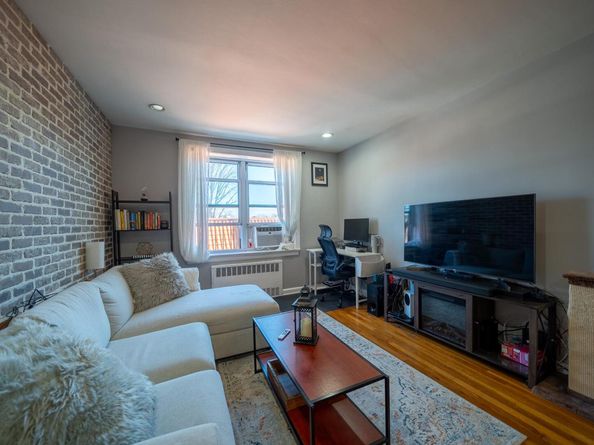182-25 Wexford Terrace Wexford Terrace 410, Jamaica Estates NY 11432