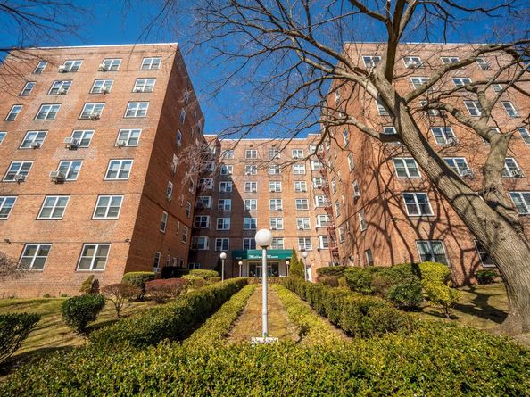 182-25 Wexford Terrace Wexford Terrace 410, Jamaica Estates NY 11432