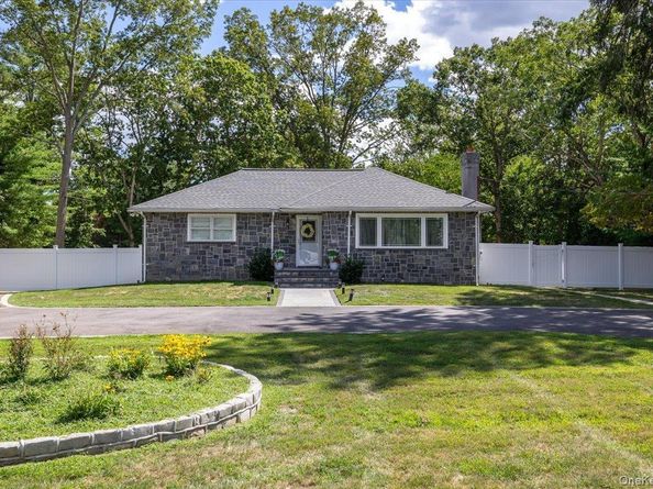 64 Sea Cliff Street, Islip Terrace NY 11752