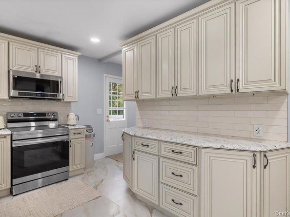 64 Sea Cliff Street, Islip Terrace NY 11752