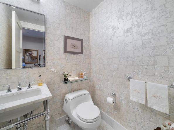 5 Renaissance Square 12F, White Plains NY 10601