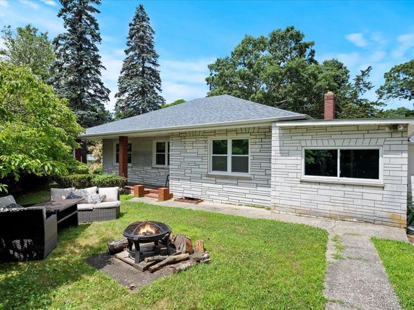 200 N Side Road, Wading River NY 11792
