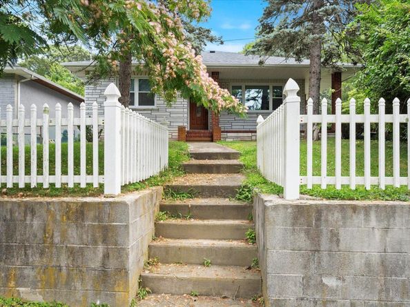 200 N Side Road, Wading River NY 11792