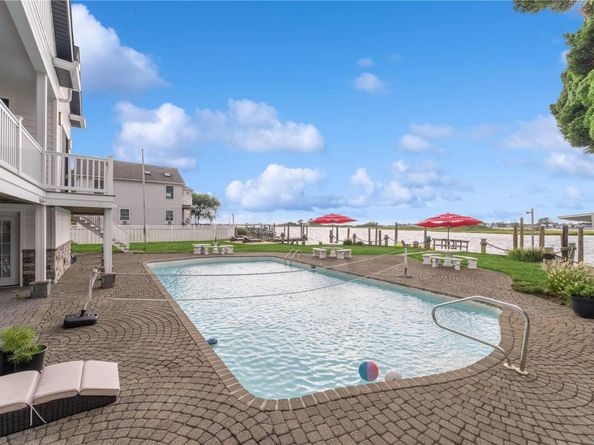 894 S Long Beach Avenue, Freeport NY 11520