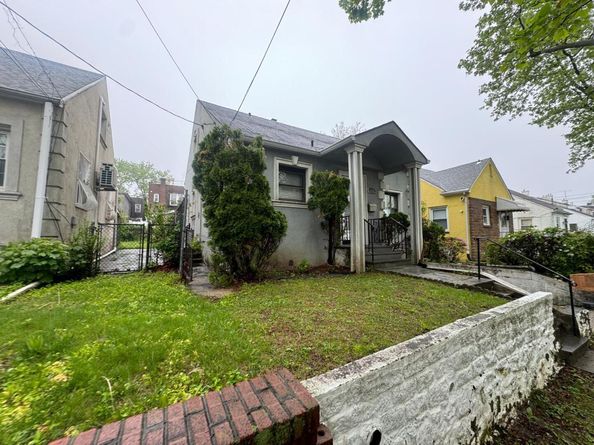 548 S 10th Avenue, Mount Vernon NY 10550