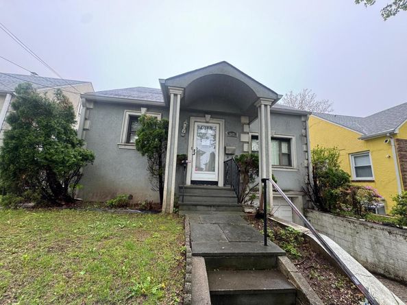 548 S 10th Avenue, Mount Vernon NY 10550