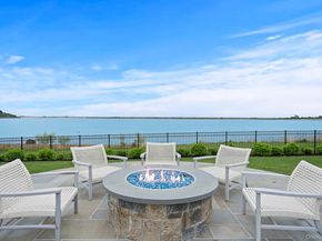 25 Brewster Lane E, East Setauket NY 11733