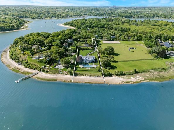 25 Brewster Lane, East Setauket NY 11733