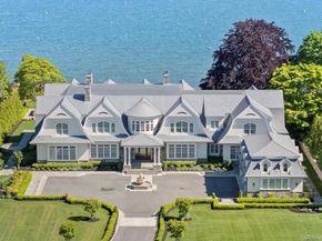 25 Brewster Lane E, East Setauket NY 11733