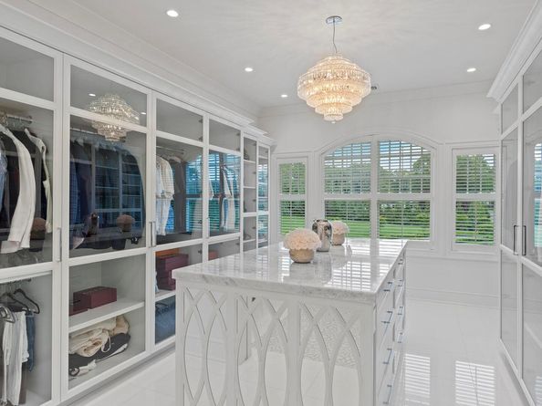 25 Brewster Lane, East Setauket NY 11733