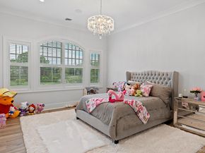 25 Brewster Lane E, East Setauket NY 11733