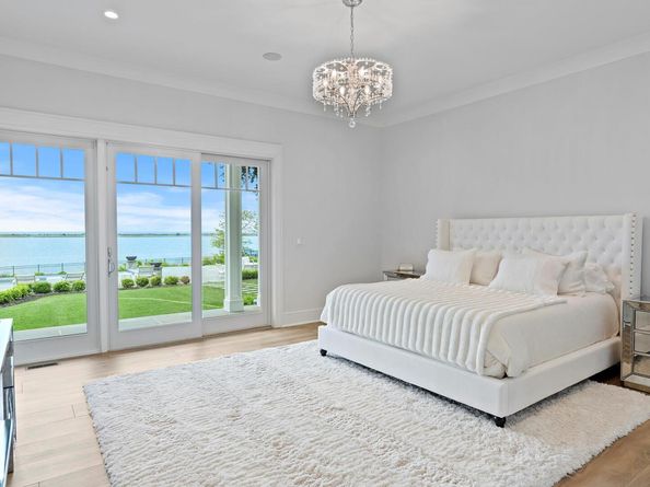 25 Brewster Lane, East Setauket NY 11733