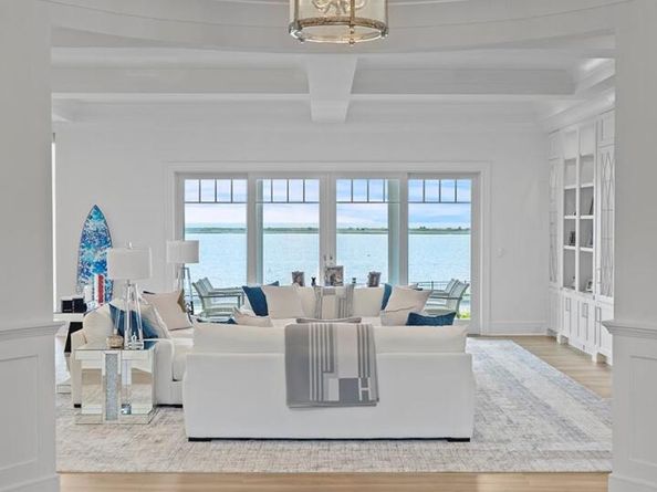 25 Brewster Lane, East Setauket NY 11733
