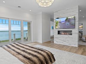 25 Brewster Lane E, East Setauket NY 11733