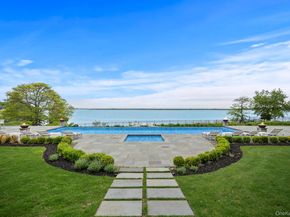 25 Brewster Lane E, East Setauket NY 11733