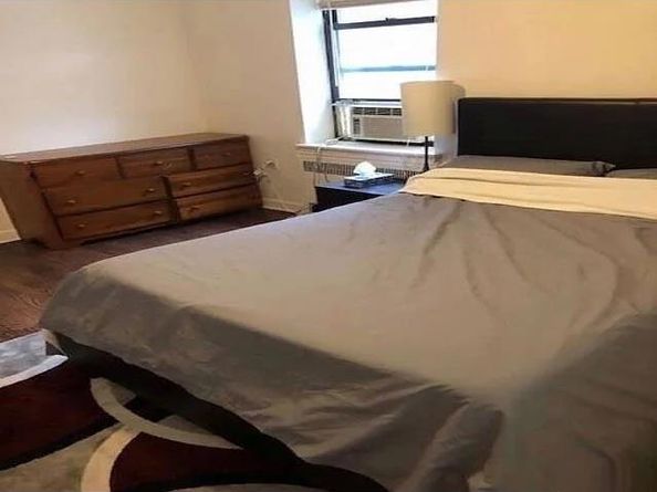 7 Bond Street 2C, Great Neck NY 11021