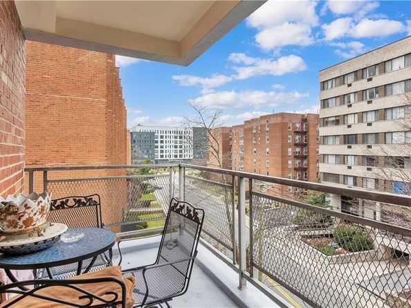 16 Lake Street 6A, White Plains NY 10603
