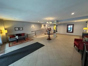 241-20 Northern Boulevard 1M, Douglaston NY 11362