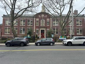 241-20 Northern Boulevard 1M, Douglaston NY 11362