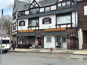 241-20 Northern Boulevard 1M, Douglaston NY 11362
