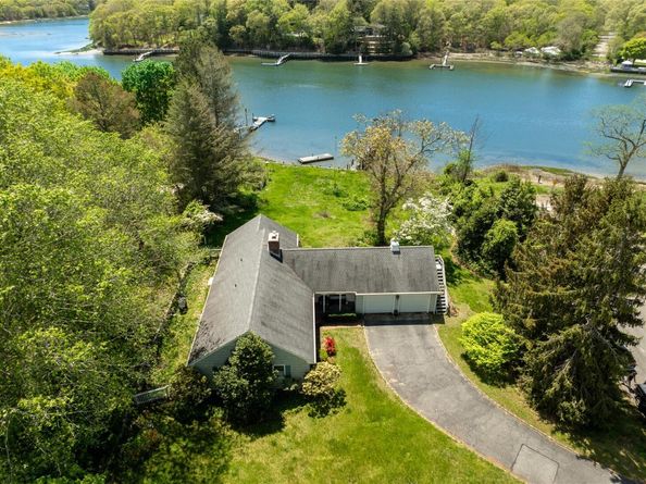 1015 Knollwood Lane, Mattituck NY 11952