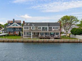 160 Sequams Lane W, West Islip NY 11795
