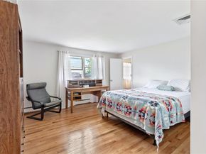 160 Sequams Lane W, West Islip NY 11795