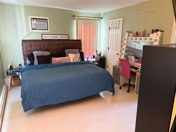 131 E Alhambra Avenue, Lindenhurst NY 11757