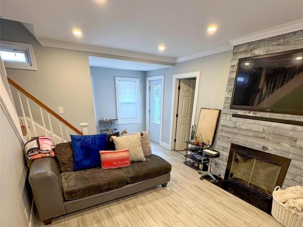 131 E Alhambra Avenue, Lindenhurst NY 11757
