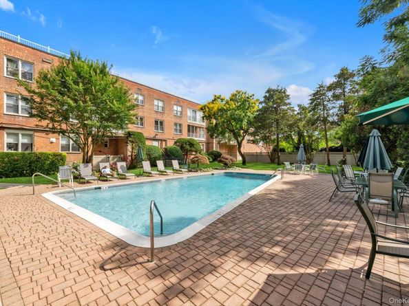 1390 Broadway 107, Hewlett NY 11557