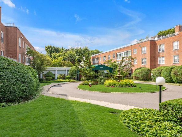 1390 Broadway 107, Hewlett NY 11557