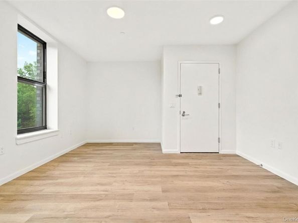 1727 Lacombe Avenue 4A, Bronx NY 10473