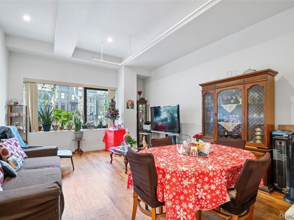 850 Metropolitan Avenue 1E, Brooklyn NY 11211