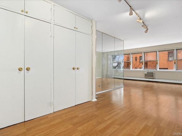 87-15 165th Street 4B, Jamaica NY 11432