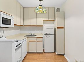 87-15 165th Street 4B, Jamaica NY 11432