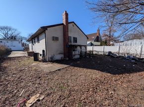 388 Vespucci Avenue, Copiague NY 11726