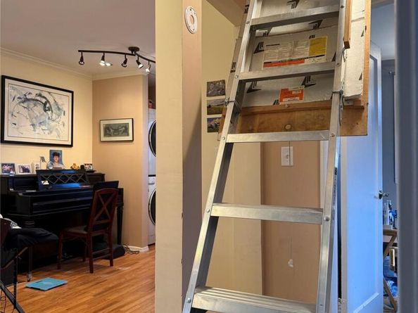 245-48 62nd Avenue Upper 2/3BR, Douglaston NY 11362