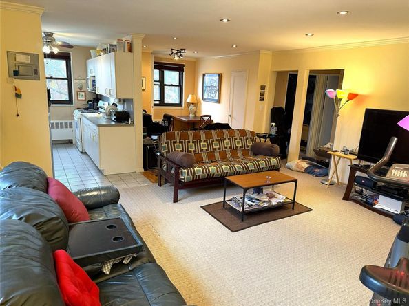 245-48 62nd Avenue Upper 2/3BR, Douglaston NY 11362