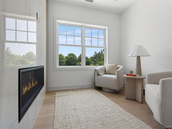 100 Narrow Lane, Southampton NY 11968