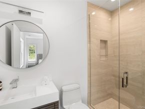 100 Narrow Lane, Southampton NY 11968