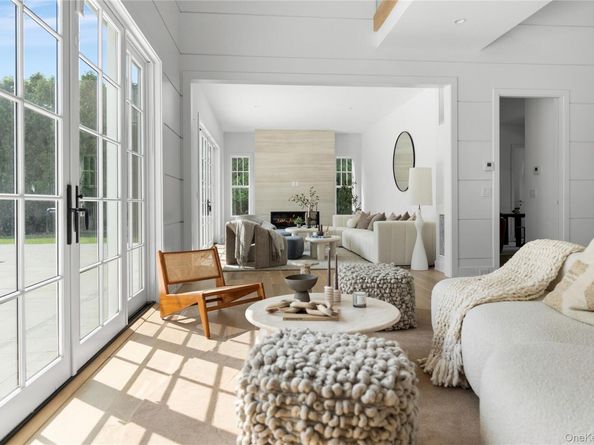 100 Narrow Lane, Southampton NY 11968