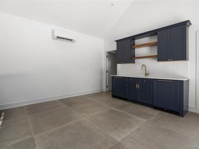 100 Narrow Lane, Southampton NY 11968