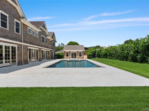 100 Narrow Lane, Southampton NY 11968