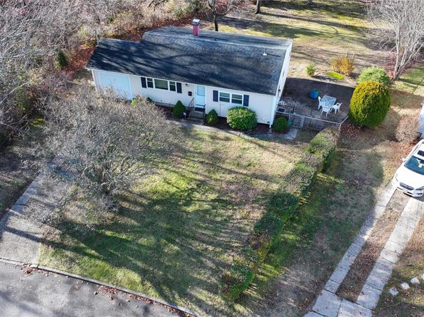 170 Sugarwood Lane, Central Islip NY 11722