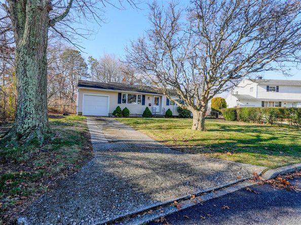 170 Sugarwood Lane, Central Islip NY 11722