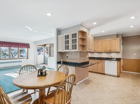 6 Silver Avenue, Huntington Station NY 11746