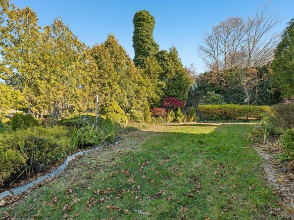 6 Silver Avenue, Huntington Station NY 11746