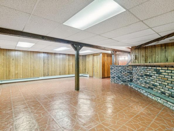 6 Silver Avenue, Huntington Station NY 11746